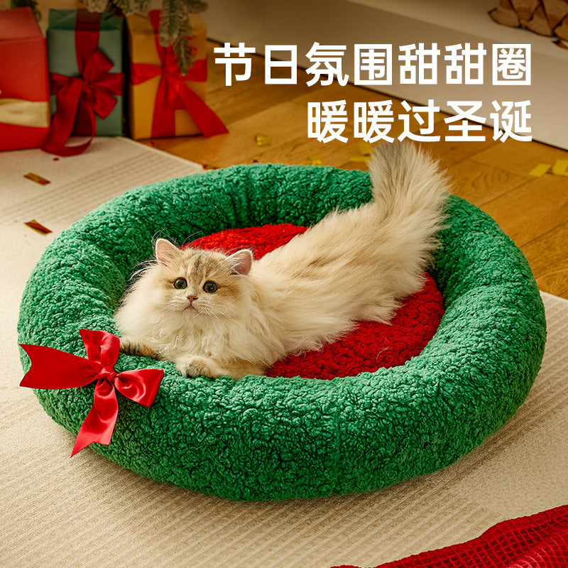 Christmas cat bed
